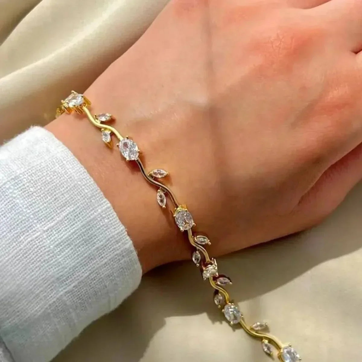 Tulip Crystal Vine Leaf Bracelet